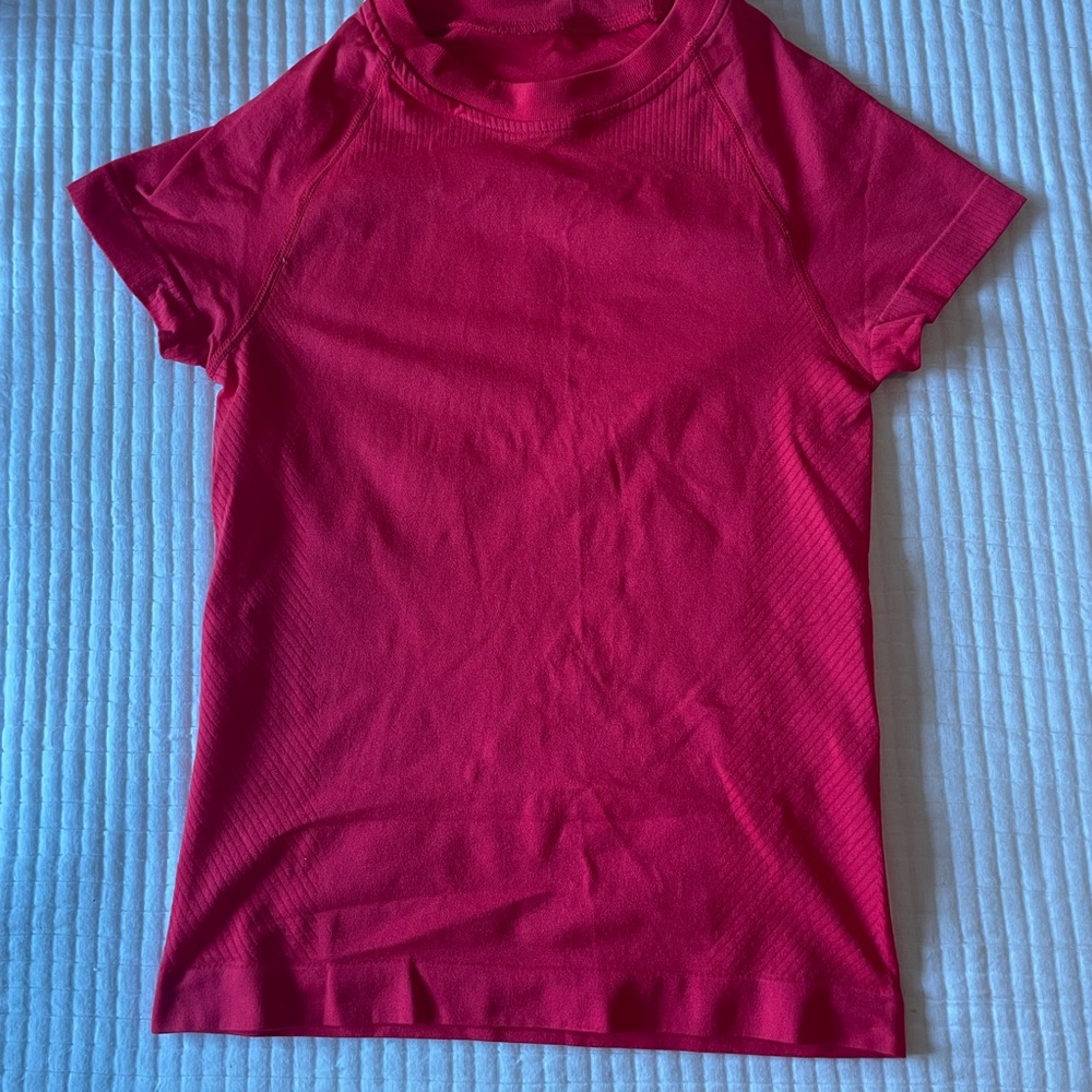 Red athletic tee - tight fit
